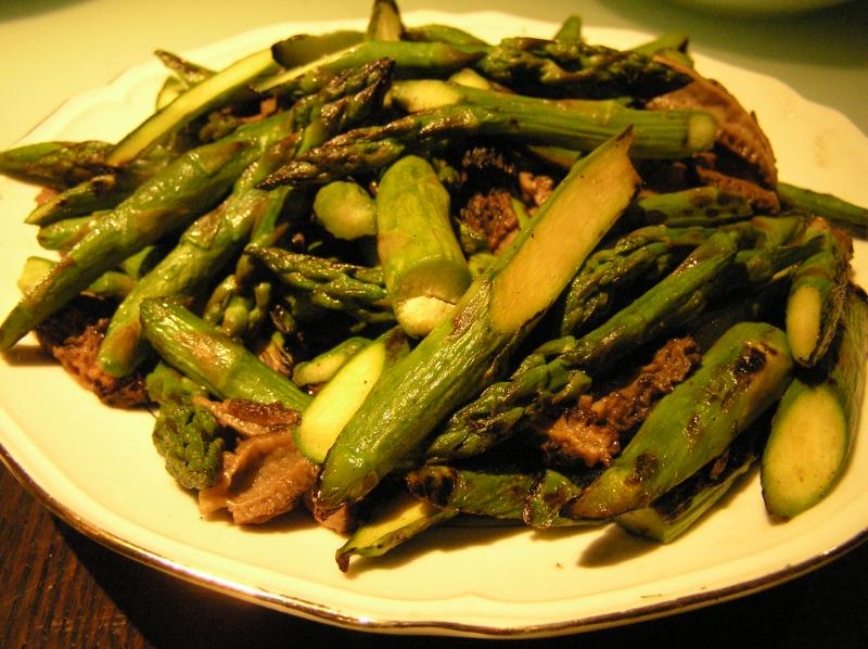 Asperges vertes et morilles à la poêle - Photo de Laurel F - 101Pairing.com