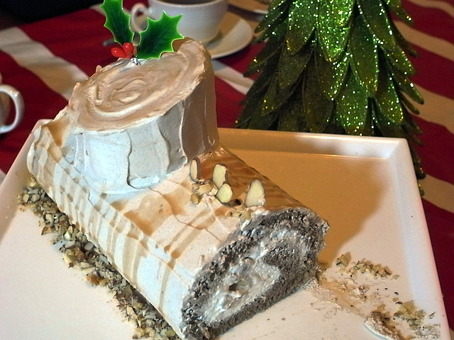 Bûche de Noël aux fruits exotiques