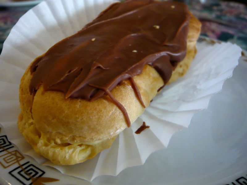 Éclair au chocolat