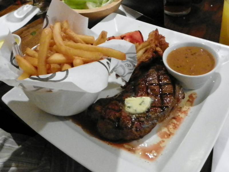 Entrecôte grillée sauce bordelaise