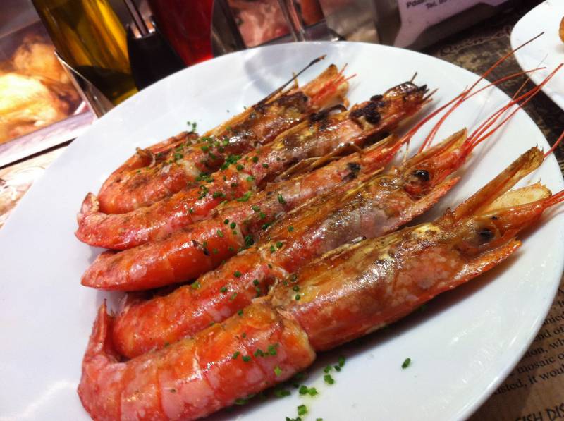 Brochette de gambas grillées