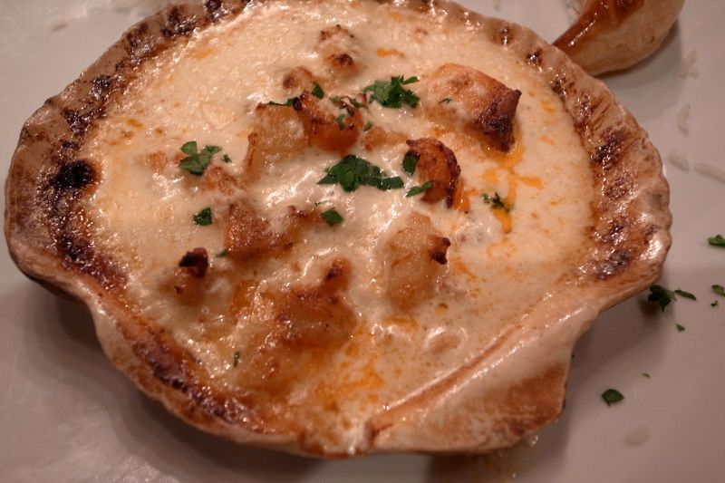 Coquilles Saint-Jacques gratinées au safran