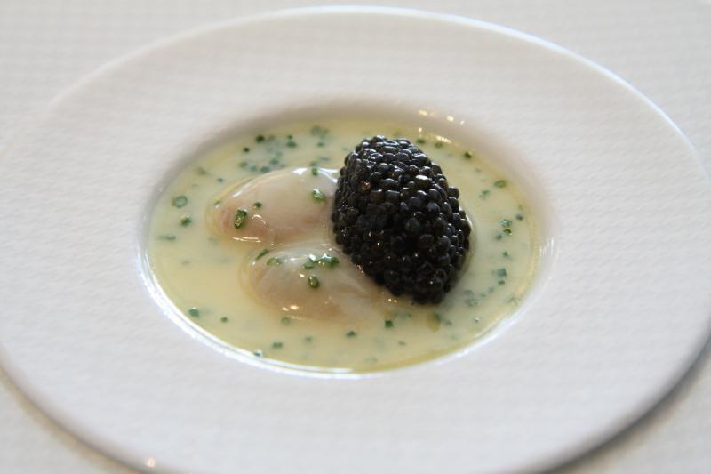 Huîtres chaudes au caviar