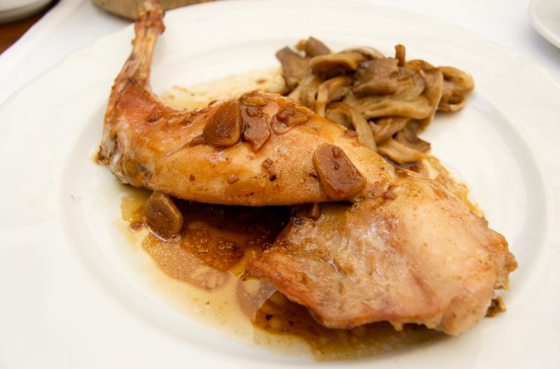 Lapin aux girolles - Photo de Ryan Godfrey - 101Pairing.com