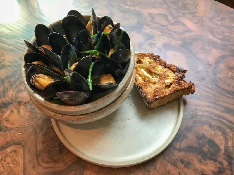 Moules au cidre et aux lardons