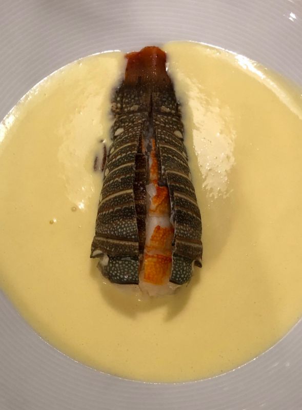 Nage de homard et sauce au beurre blanc - Photo de Kris Arnold - 101Pairing.com