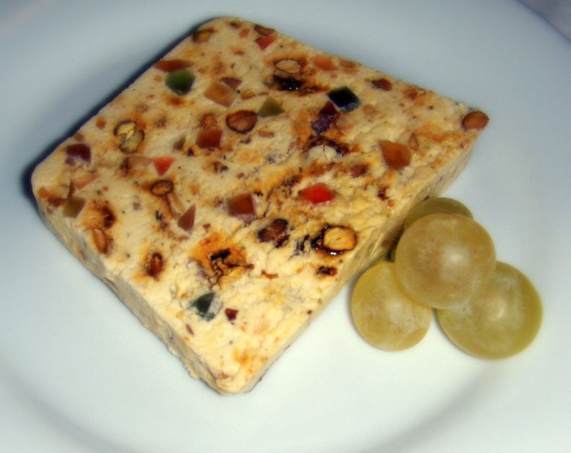 Nougat glacé aux fruits confits et au miel