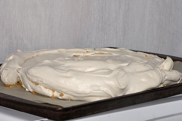 Pavlova à la rhubarbe