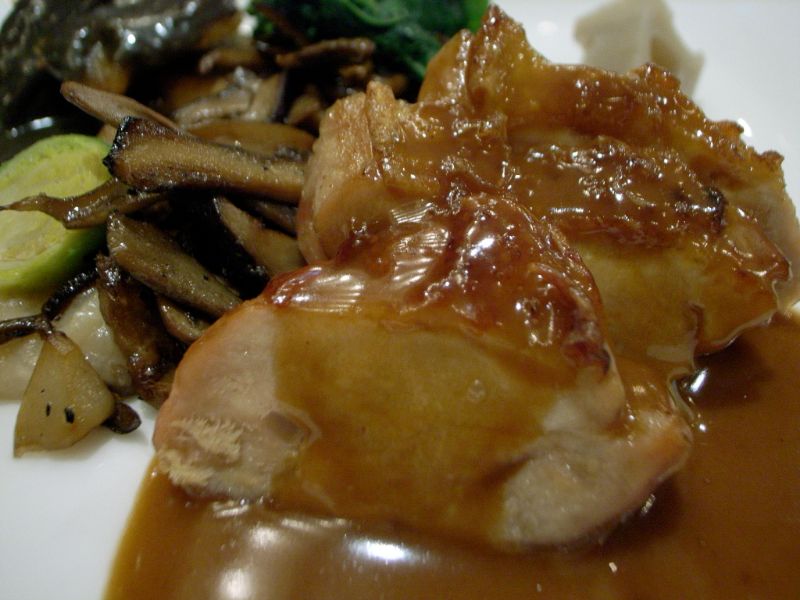 Aiguillettes de pintade sauce poivrade