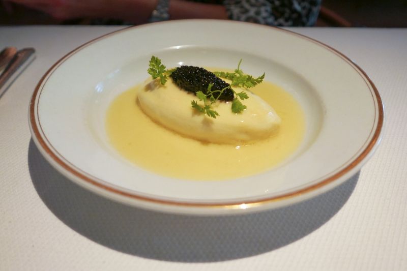 Quenelles de brochet sauce au Champagne