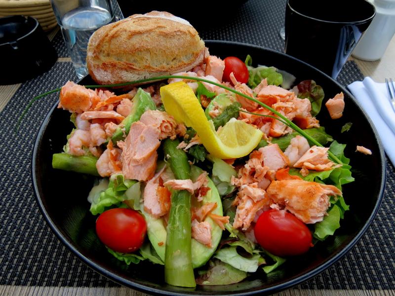 Salade d’avocat au saumon - Photo de Stewart Holmes - 101Pairing.com