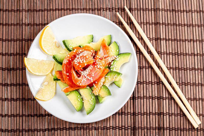 Salade d’avocat au saumon fumé - Photo de Marco Verch Professional Photographer - 101Pairing.com