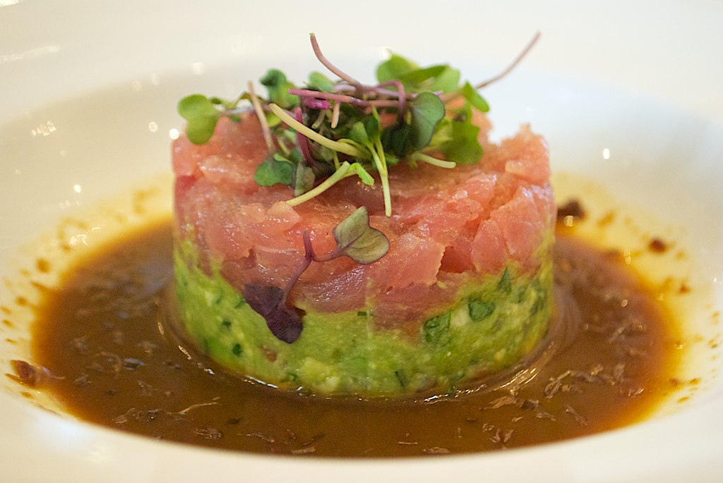 Tartare de bar et de saumon fumé