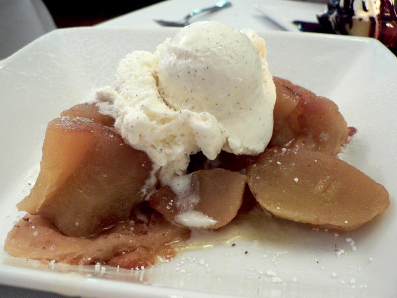 Tarte Tatin et glace à la vanille - Photo de stu_spivack - 101Pairing.com