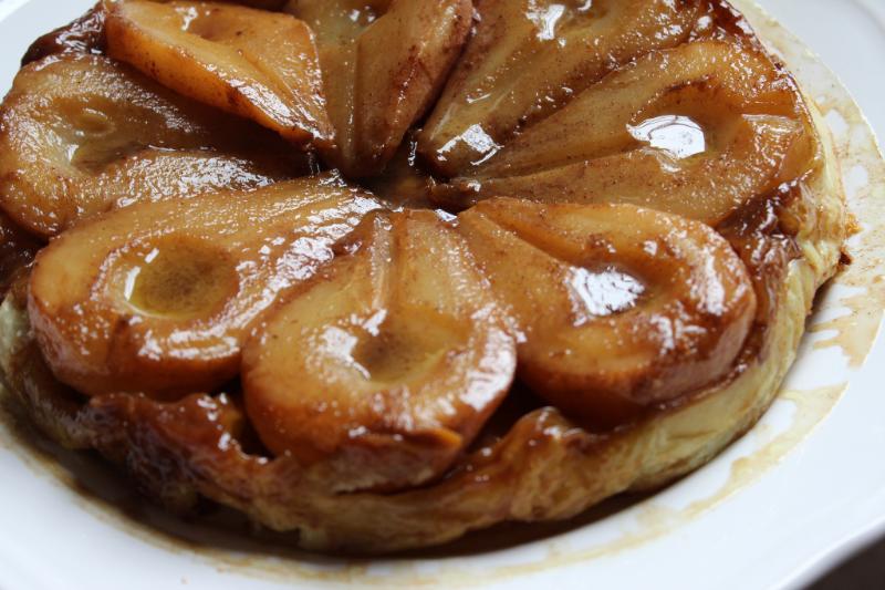 Tarte Tatin à la poire et glace à la cannelle